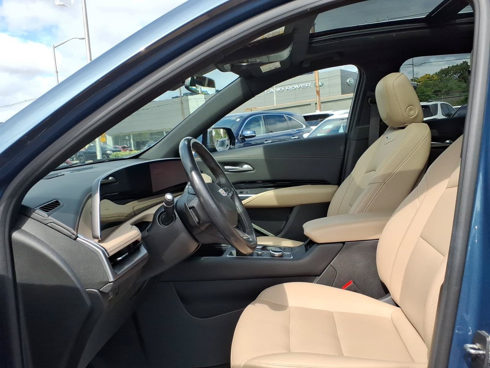 Used 2024 Cadillac XT4 Luxury w/ Cold Weather Package AWD/4WD image 21