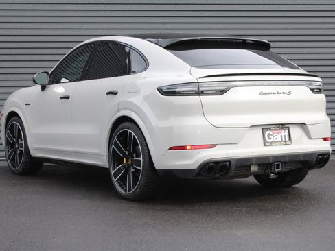 Used 2023 Porsche Cayenne Turbo S image 3