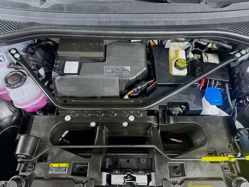 Used 2024 Volkswagen ID.4 2WD image 32