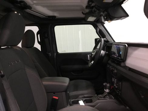 Used 2024 Jeep Wrangler Sahara w/ Technology Group image 21