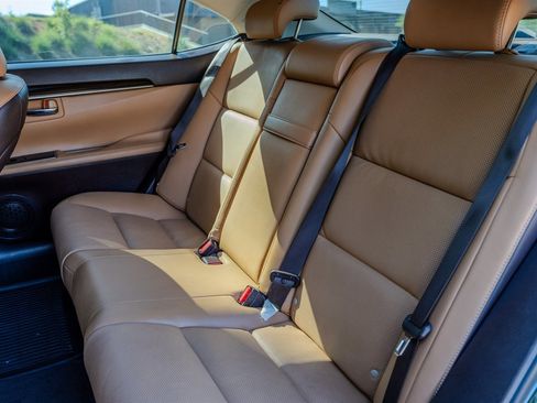 Used 2016 Lexus ES 350 w/ Premium Package w/Wood Trim image 29