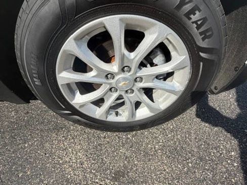 Used 2018 Chevrolet Equinox LT w/ Sun & Infotainment Package AWD/4WD image 19