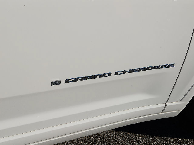 Used 2023 Jeep Grand Cherokee Overland w/ Luxury Tech Group IV AWD/4WD image 31