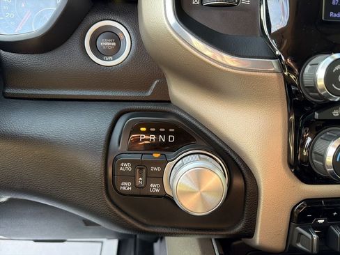 Used 2019 RAM 1500 Laramie AWD/4WD image 23