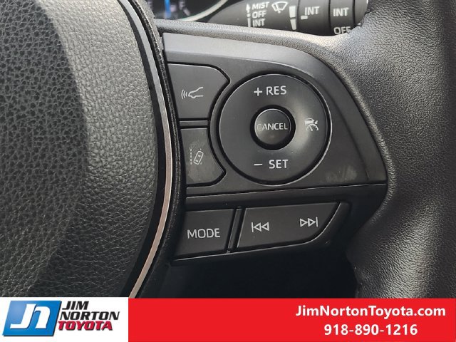 Used 2022 Toyota RAV4 XLE Premium AWD/4WD image 29