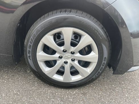 Used 2021 Toyota Corolla LE image 27