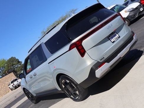 New 2026 Kia Carnival EX FWD image 3