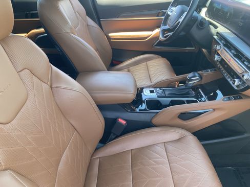 Certified 2024 Kia Telluride SX Prestige X-Line AWD/4WD image 10