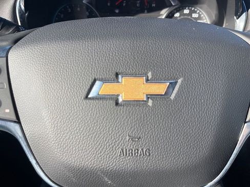 Used 2023 Chevrolet Traverse LT image 34