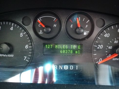 Used 2007 Ford Taurus SE FWD image 14