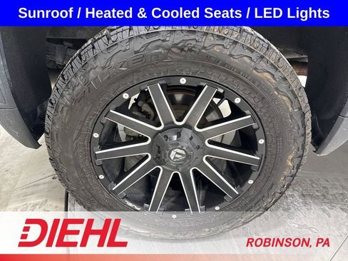 Used 2022 GMC Sierra 1500 AT4X image 9