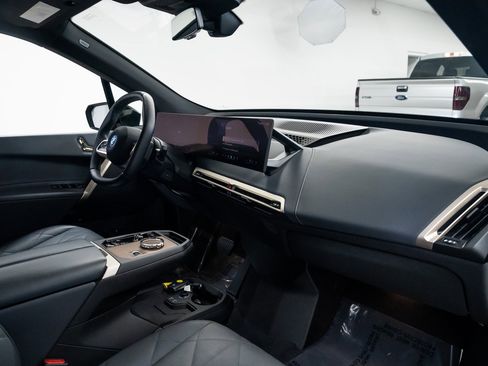 Used 2024 BMW iX xDrive50 w/ Sport Package image 25