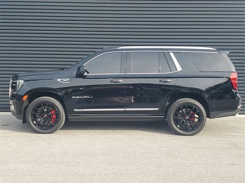 Used 2024 GMC Yukon Denali w/ Denali Reserve Package image 2