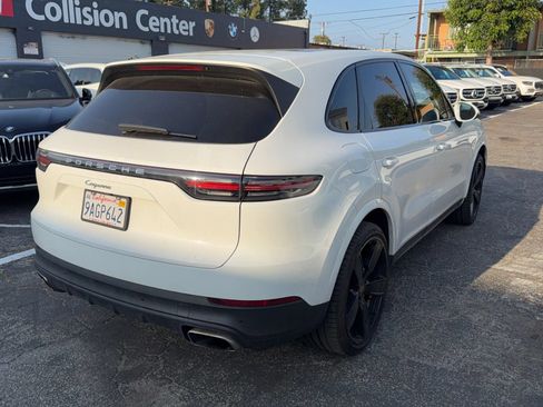 Used 2021 Porsche Cayenne AWD/4WD image 4
