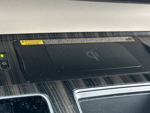 Used 2023 Toyota Sienna Platinum image 31