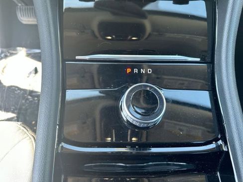 Used 2023 Jeep Grand Cherokee Laredo AWD/4WD image 21
