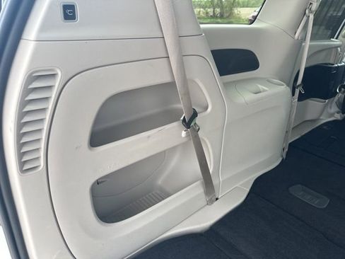 Used 2023 Chrysler Pacifica Touring-L FWD image 64