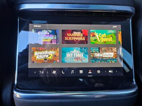 Used 2022 Tesla Model X image 66