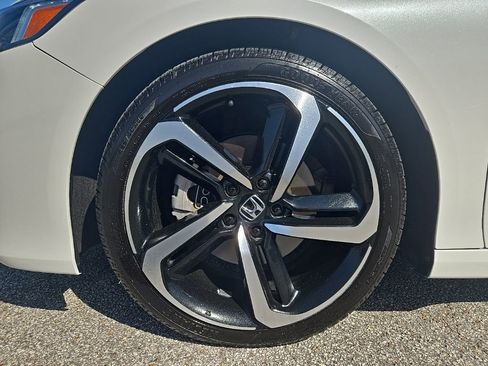 Used 2018 Honda Accord Sport image 25