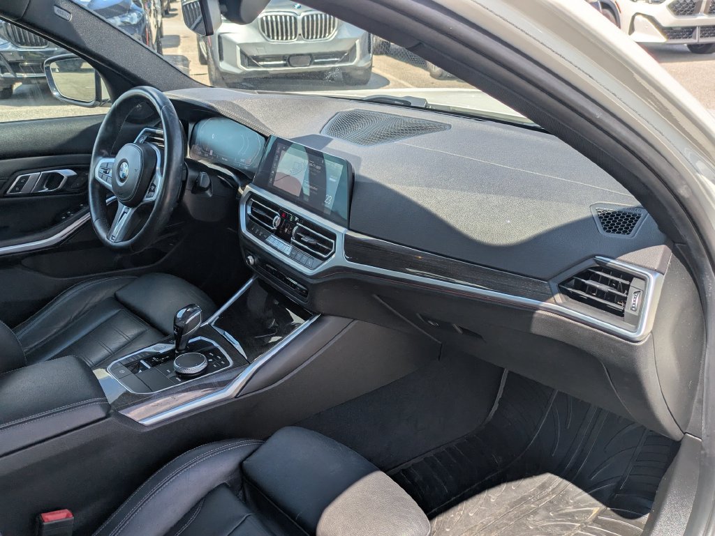 Used 2020 BMW 330i Sedan w/ M Sport Package RWD image 26