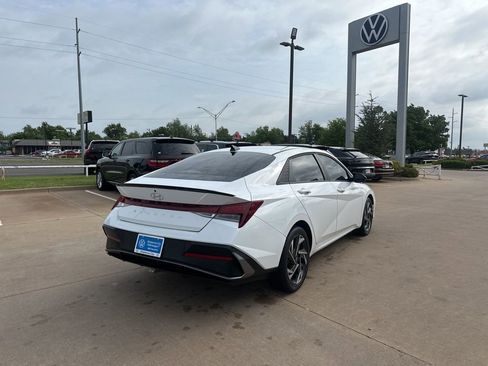 Used 2025 Hyundai Elantra Sport FWD image 5