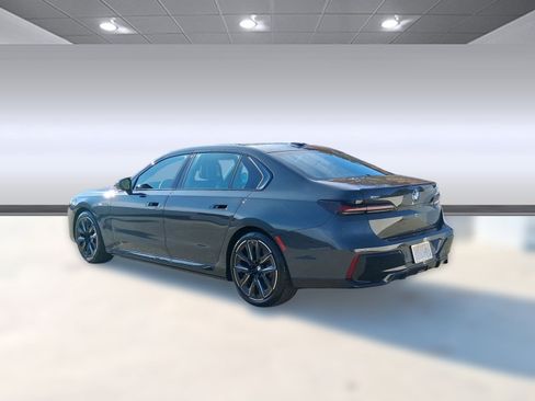 New 2026 BMW 750e xDrive w/ Executive Package image 3