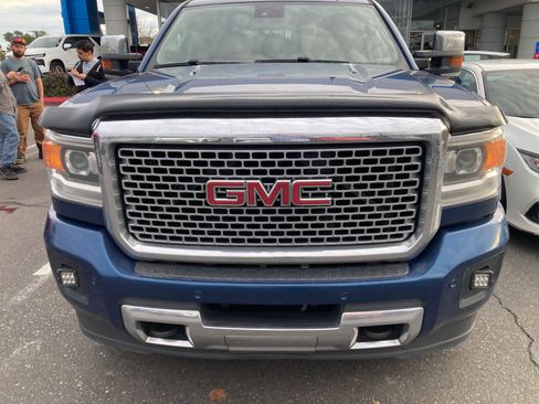 Used 2016 GMC Sierra 2500 Denali image 3