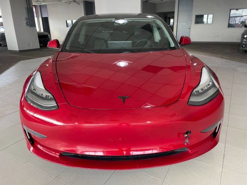 Used 2019 Tesla Model 3 image 2