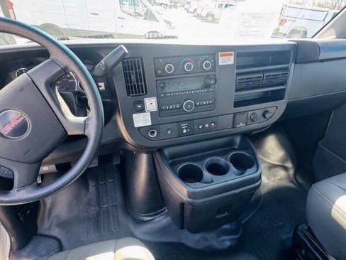 Used 2022 GMC Savana 3500 Extended w/ Power Convenience Package RWD image 10
