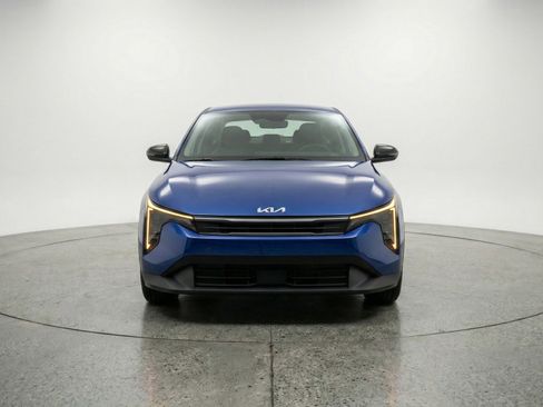 Used 2025 Kia K4 LXS image 2