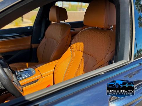 Used 2021 BMW 740i w/ M Sport Package RWD image 8