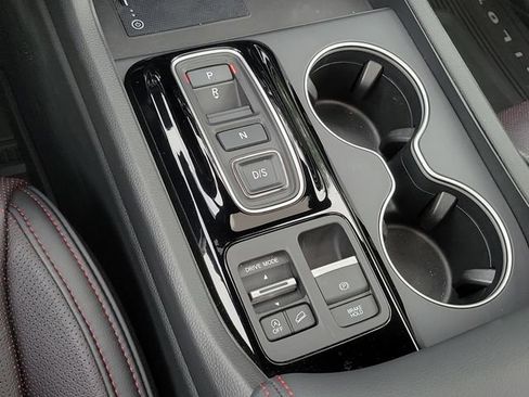 Certified 2025 Honda Pilot Black Edition image 32