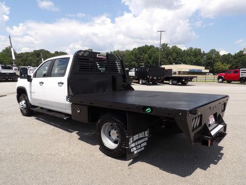 Used 2024 Chevrolet Silverado 3500 W/T w/ Snow Plow Prep Package AWD/4WD image 4