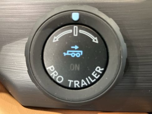 Used 2023 Ford Expedition Platinum image 25