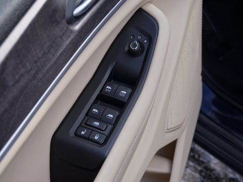 Used 2023 Jeep Grand Cherokee Limited w/ Luxury Tech Group II image 17