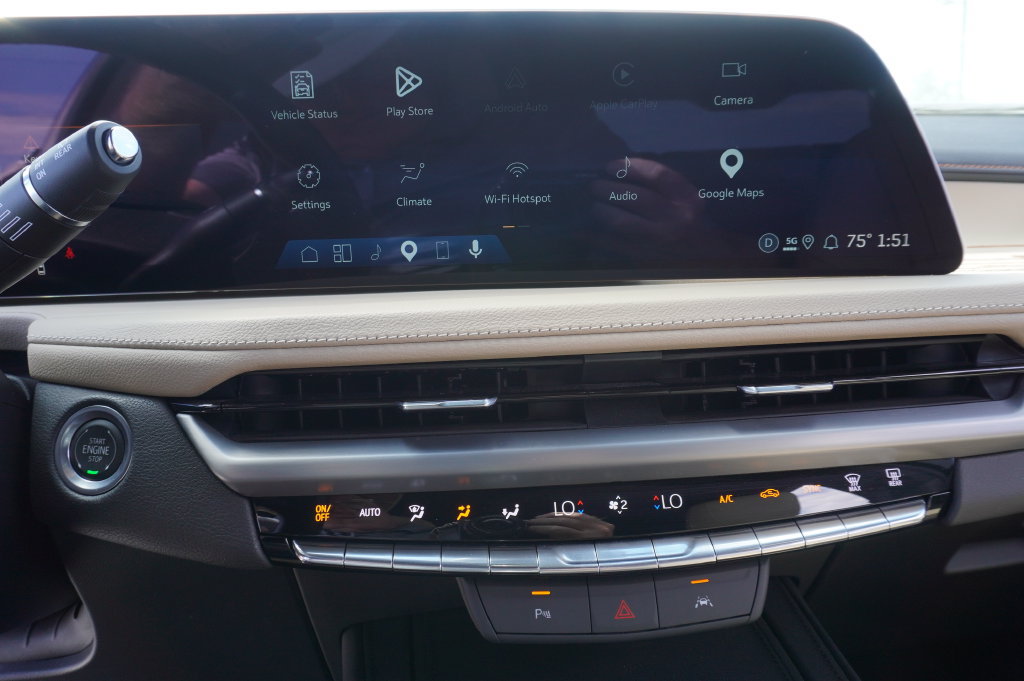 Certified 2025 Cadillac XT4 Premium Luxury FWD image 19
