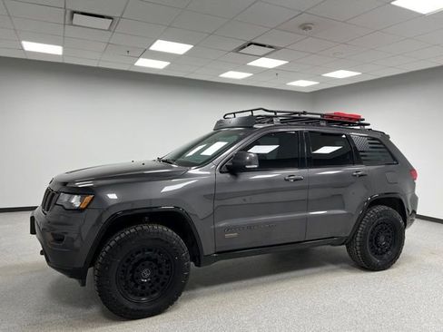 Used 2016 Jeep Grand Cherokee Limited 75th Anniversary image 6