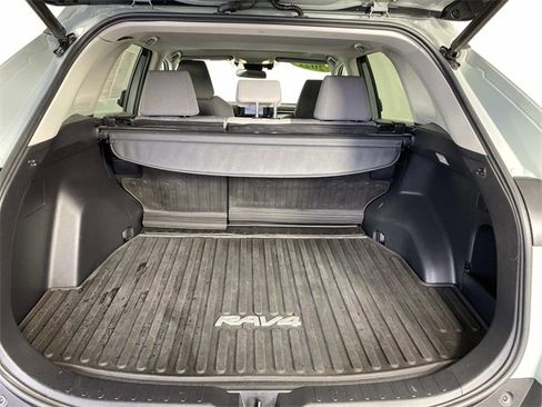 Used 2021 Toyota RAV4 XLE w/ Convenience Package image 8