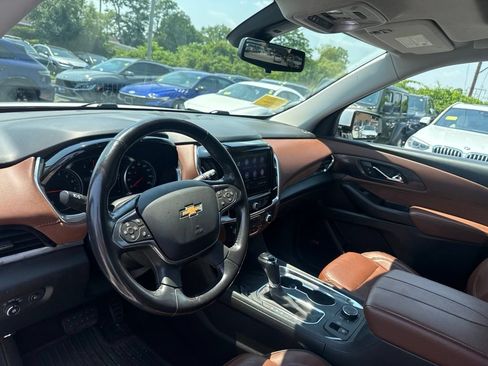 Used 2020 Chevrolet Traverse High Country w/ LPO, 'HIT The Road' Package AWD/4WD image 16