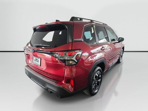 Used 2025 Subaru Forester AWD/4WD image 3
