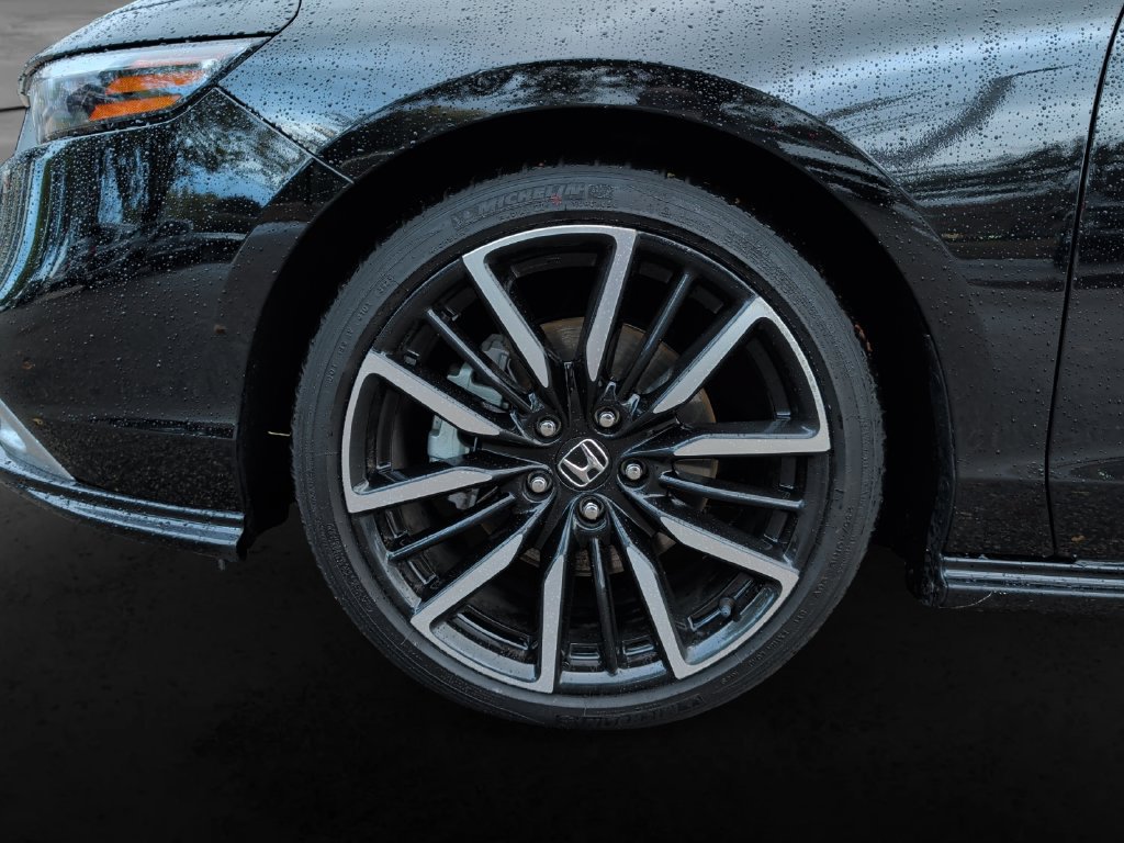 Used 2024 Honda Accord Touring image 9