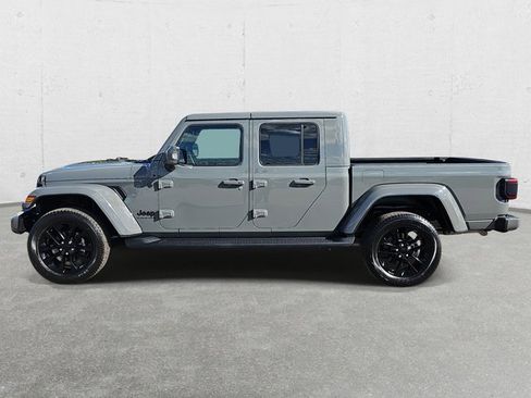 Used 2023 Jeep Gladiator Overland image 7