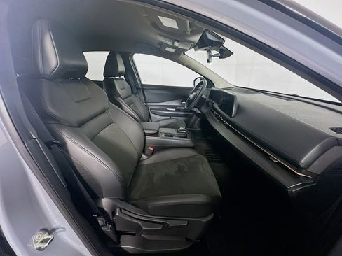 Used 2025 Nissan Ariya FWD image 32
