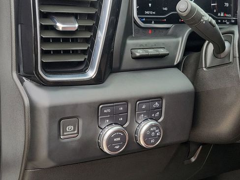 Certified 2024 GMC Sierra 3500 Denali Ultimate AWD/4WD image 18