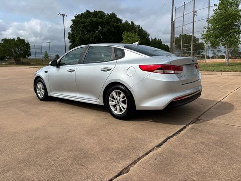 Used 2018 Kia Optima LX FWD image 5