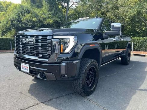 Used 2024 GMC Sierra 2500 Denali Ultimate AWD/4WD image 5