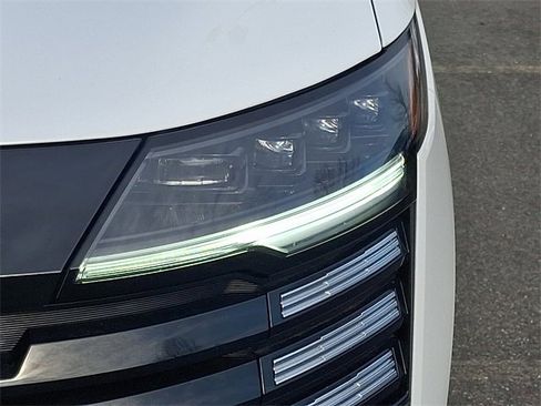 Used 2025 Nissan Kicks S image 9