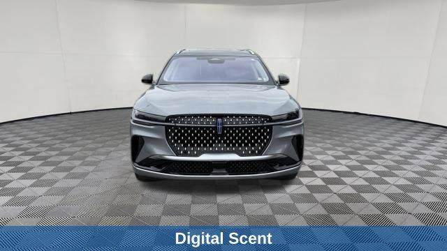 Used 2025 Lincoln Nautilus Reserve AWD/4WD image 9