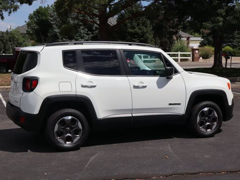 Used 2016 Jeep Renegade Sport AWD/4WD image 4