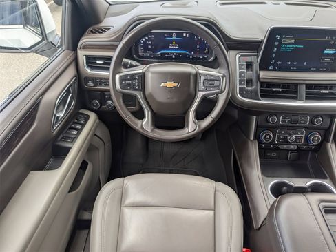 Used 2022 Chevrolet Tahoe LT w/ Luxury Package image 17